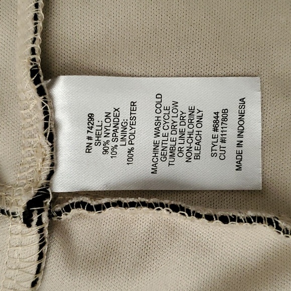 🆕️ ENFOCUS STUDIO Black Lace V-Neck Bodycon Sleeveless Dress SIZE: 8 - Picture 7 of 8